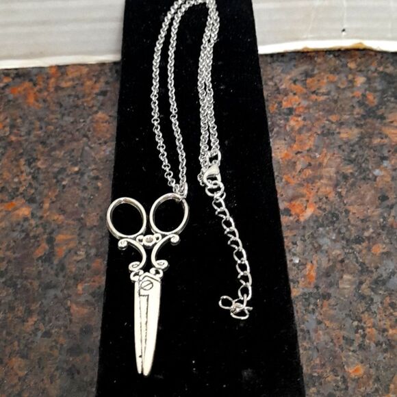 Unisex Silver Scissors on Chain...NEW. - Picture 1 of 5